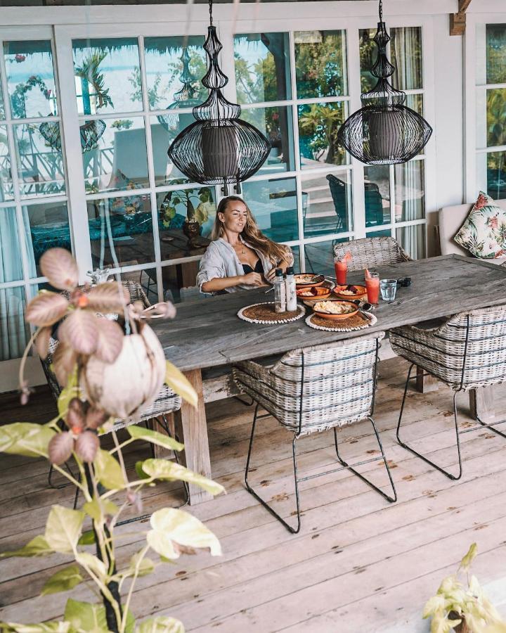 Serenity Luxurious Beachfront Villa & Spa With Private Infinity Pool, 8 Guests กิลิไอร์ ภายนอก รูปภาพ