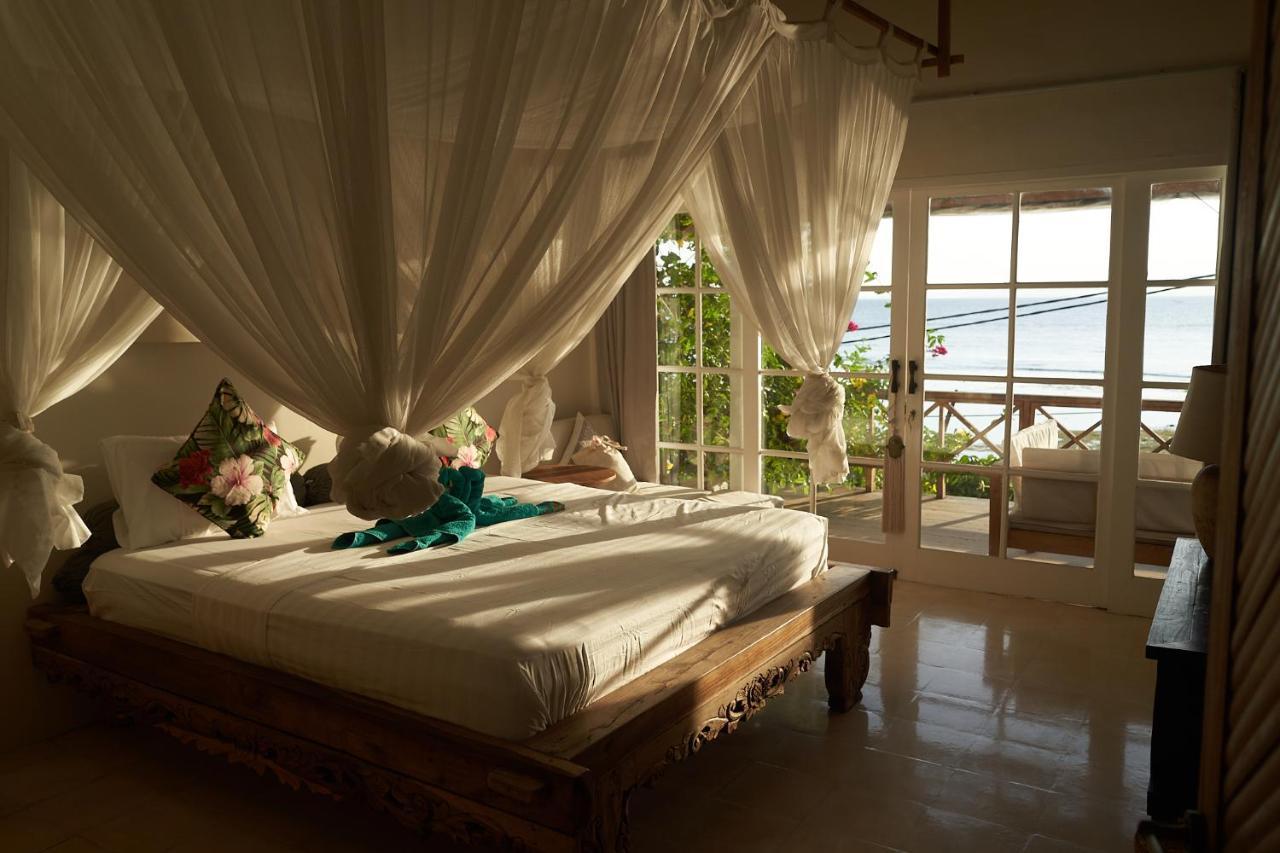 Serenity Luxurious Beachfront Villa & Spa With Private Infinity Pool, 8 Guests กิลิไอร์ ภายนอก รูปภาพ