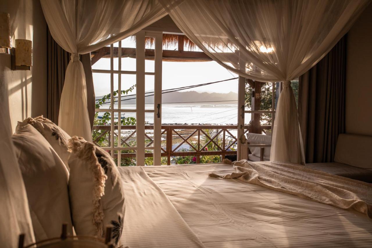 Serenity Luxurious Beachfront Villa & Spa With Private Infinity Pool, 8 Guests กิลิไอร์ ภายนอก รูปภาพ