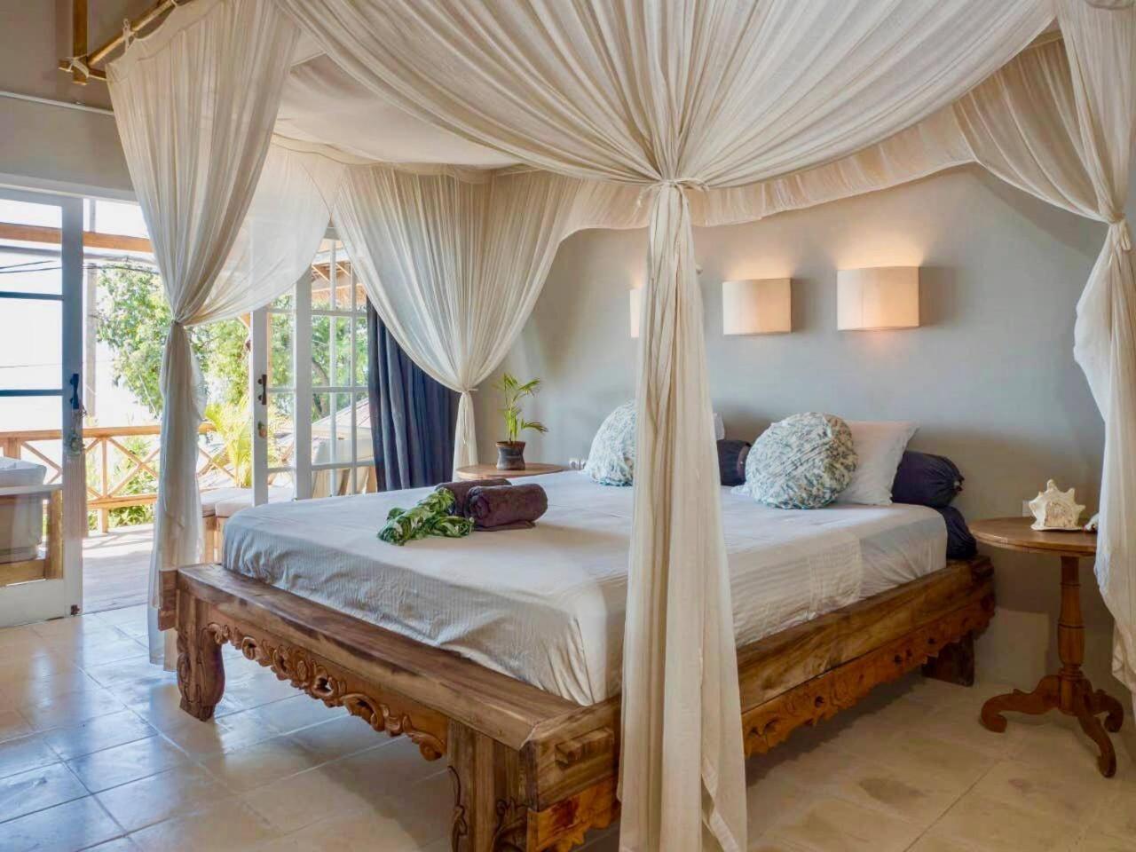 Serenity Luxurious Beachfront Villa & Spa With Private Infinity Pool, 8 Guests กิลิไอร์ ภายนอก รูปภาพ